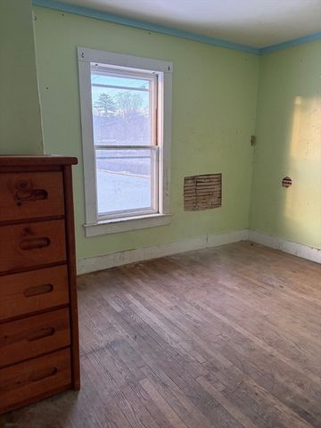 150 E Main St, Orange, MA 01364