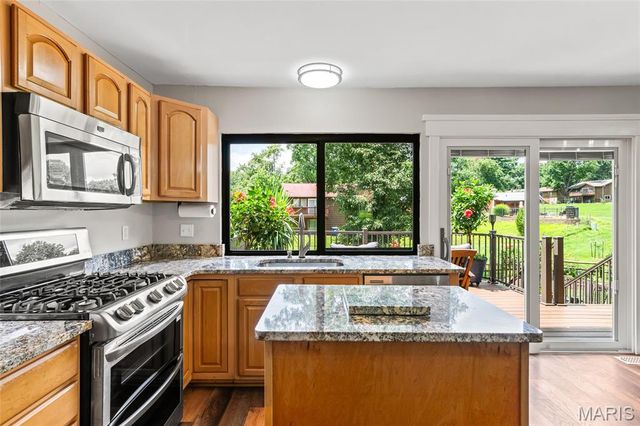 2105 Butterfield Court, Maryland Heights, MO 63043