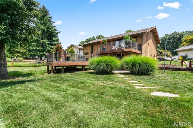 2105 Butterfield Court, Maryland Heights, MO 63043
