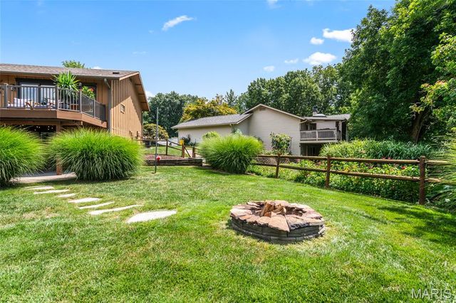 2105 Butterfield Court, Maryland Heights, MO 63043