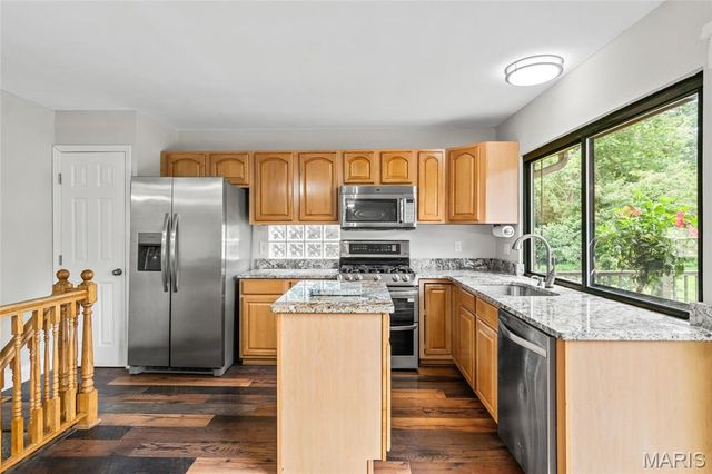 2105 Butterfield Court, Maryland Heights, MO 63043