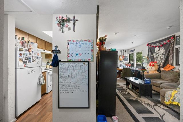 2442 Larkspur Ln #304, Sacramento, CA 95825