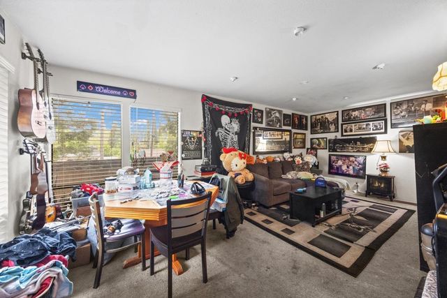 2442 Larkspur Ln #304, Sacramento, CA 95825