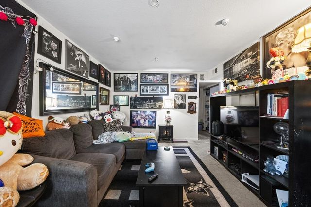 2442 Larkspur Ln #304, Sacramento, CA 95825