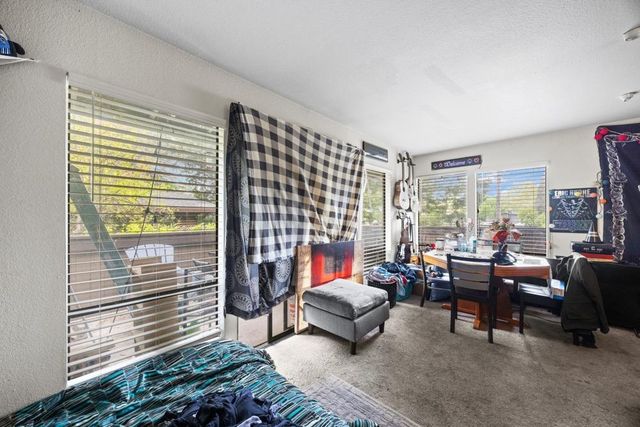 2442 Larkspur Ln #304, Sacramento, CA 95825