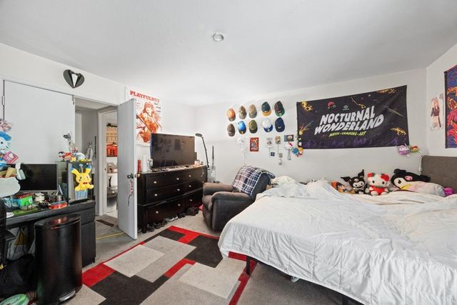 2442 Larkspur Ln #304, Sacramento, CA 95825