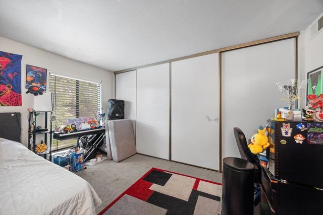 2442 Larkspur Ln #304, Sacramento, CA 95825
