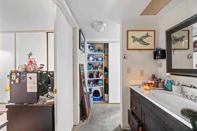 2442 Larkspur Ln #304, Sacramento, CA 95825