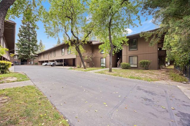 2442 Larkspur Ln #304, Sacramento, CA 95825