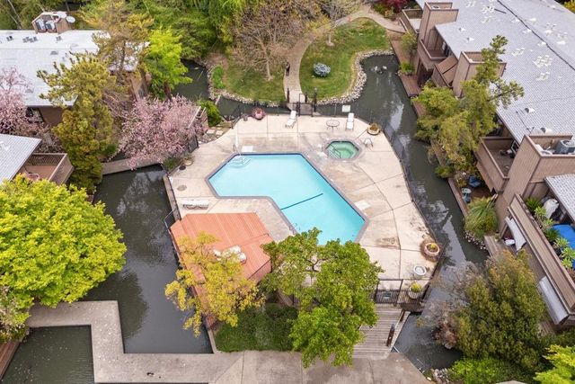 2442 Larkspur Ln #304, Sacramento, CA 95825