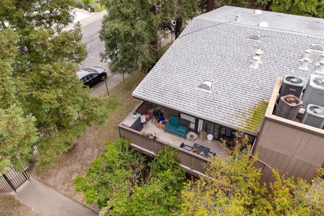 2442 Larkspur Ln #304, Sacramento, CA 95825