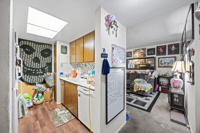 2442 Larkspur Ln #304, Sacramento, CA 95825
