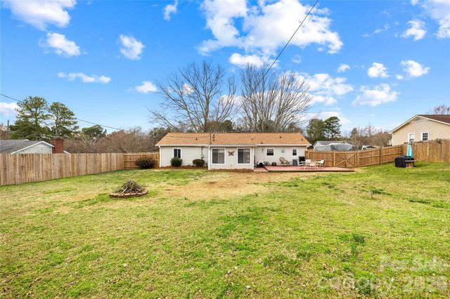 3584 Heather Lane, Gastonia, NC 28056