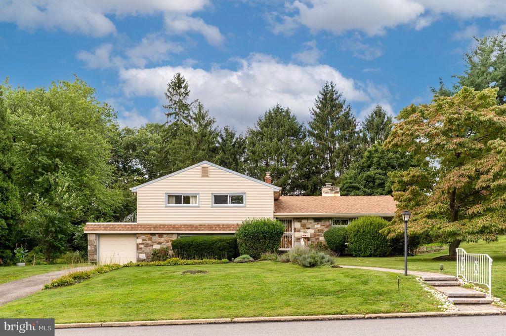 310 HEDGEROW LN, WYNCOTE, PA 19095 — exterior