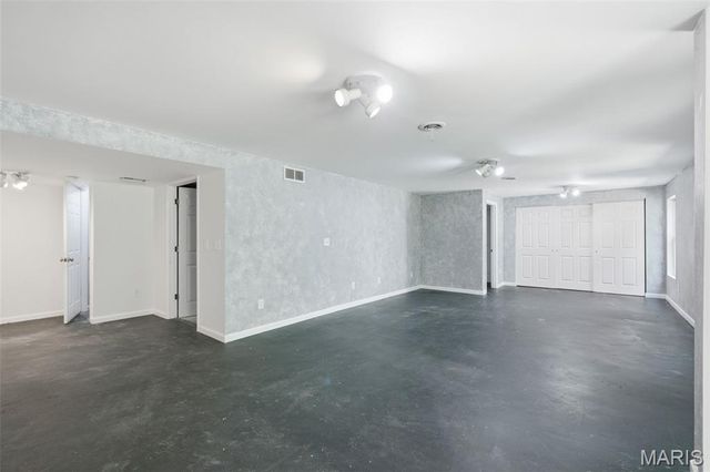 918 Blumhoff Road, Wentzville, MO 63385