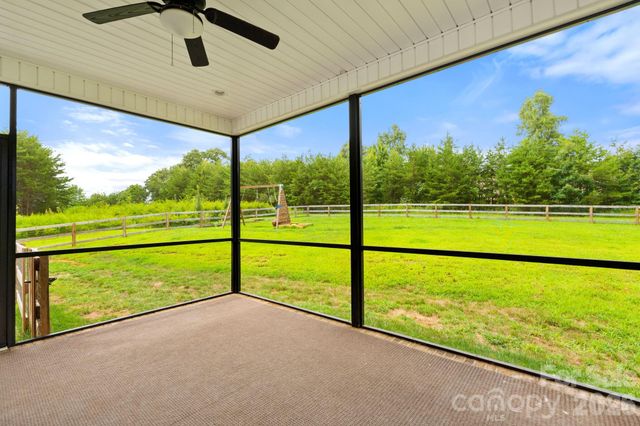 7412 Kingsley Place, Stokesdale, NC 27357