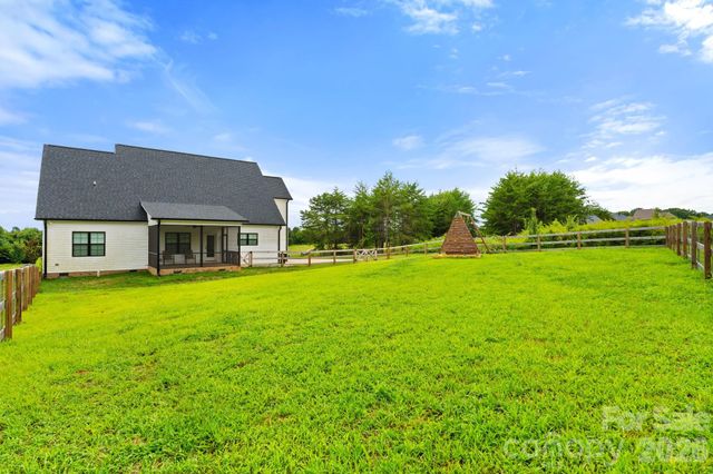 7412 Kingsley Place, Stokesdale, NC 27357