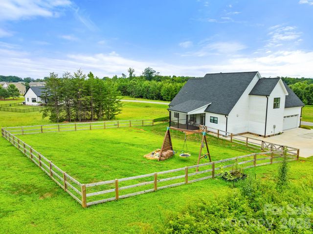 7412 Kingsley Place, Stokesdale, NC 27357