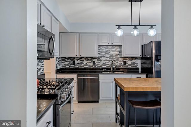 7033 SOLOMON SEAL CT, Springfield, VA 22152