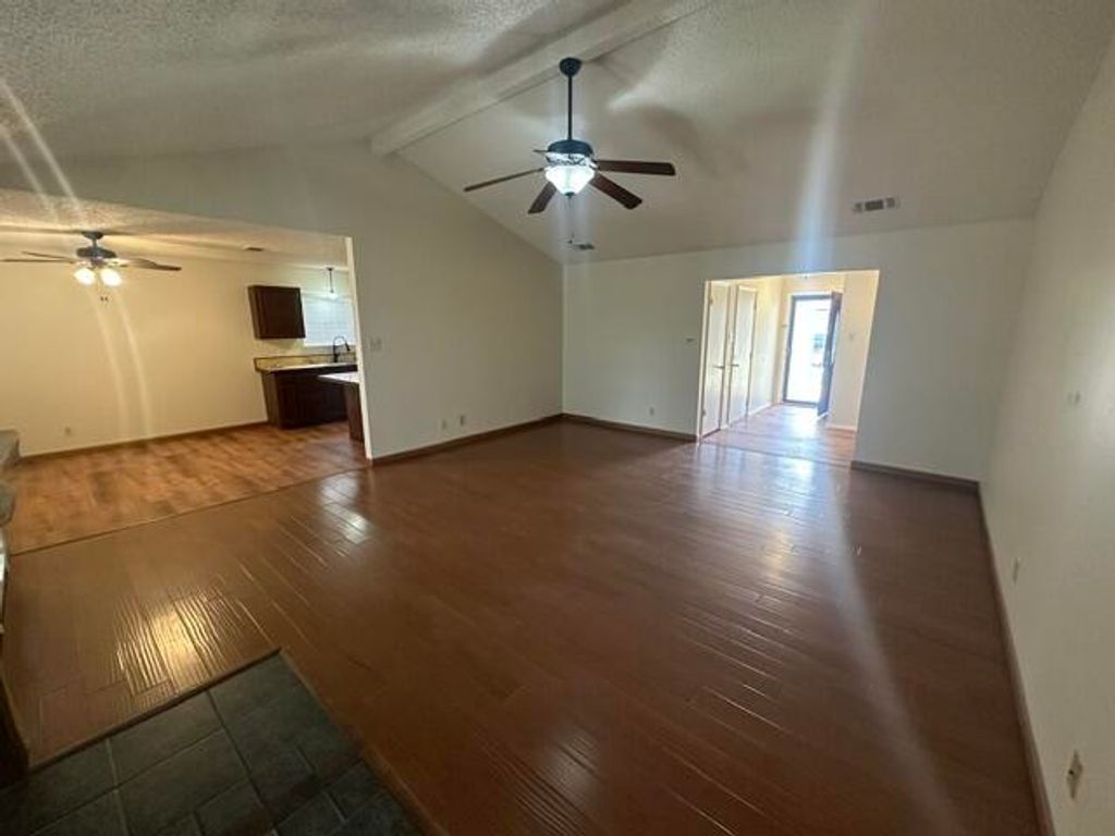 Image 3 of property listing at 1813 La Mesa Lane, San Angelo, TX 76905