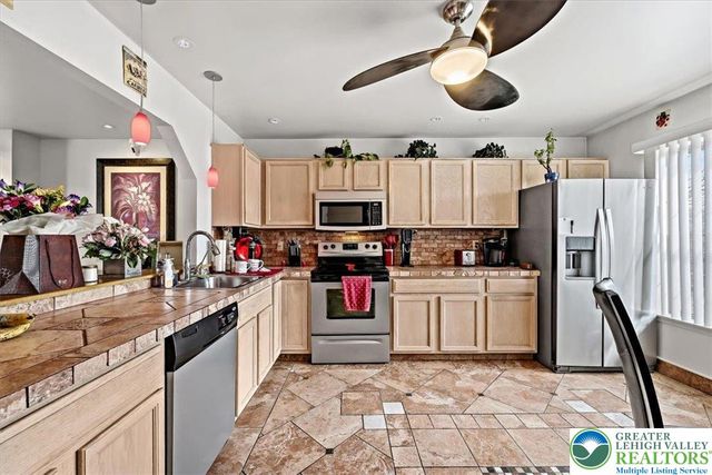 2555 Chestnut Lane, Forks Twp, PA 18040