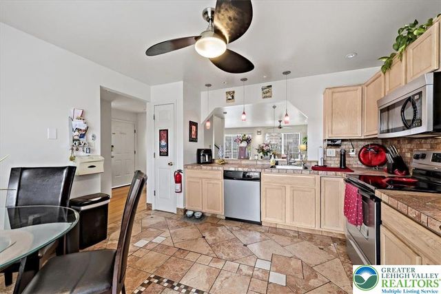 2555 Chestnut Lane, Forks Twp, PA 18040