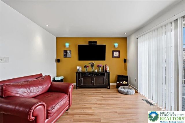 2555 Chestnut Lane, Forks Twp, PA 18040