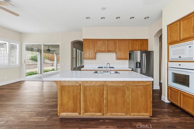 42748 Mountain Shadow, Murrieta, CA 92562