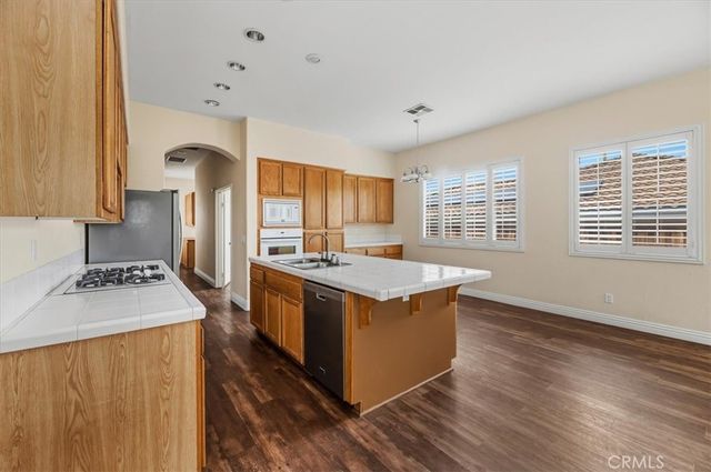 42748 Mountain Shadow, Murrieta, CA 92562