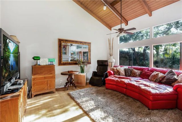 2510 N Tustin B, Santa Ana, CA 92705