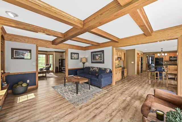 W339S4798 Meadow LANE, Dousman, WI 53118