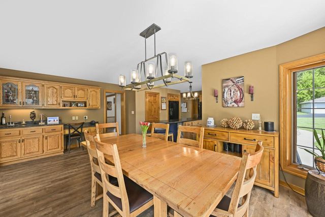 W339S4798 Meadow LANE, Dousman, WI 53118