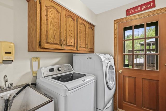 W339S4798 Meadow LANE, Dousman, WI 53118
