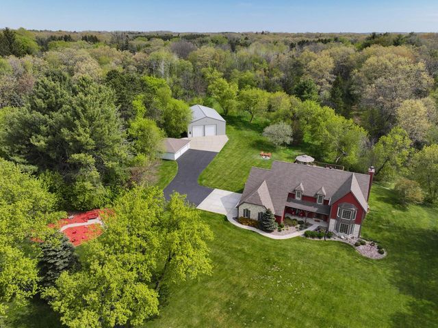 W339S4798 Meadow LANE, Dousman, WI 53118