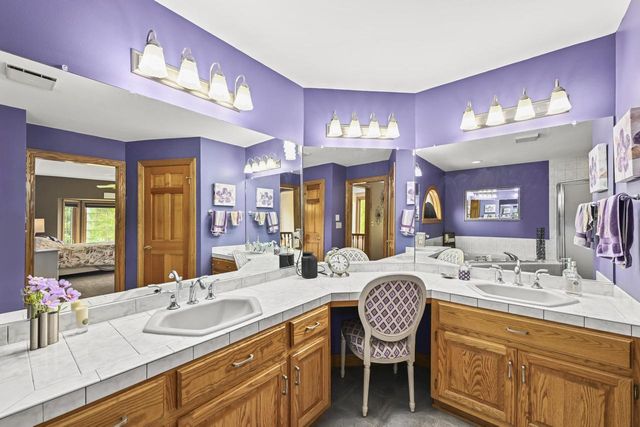 W339S4798 Meadow LANE, Dousman, WI 53118