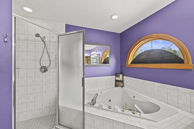W339S4798 Meadow LANE, Dousman, WI 53118