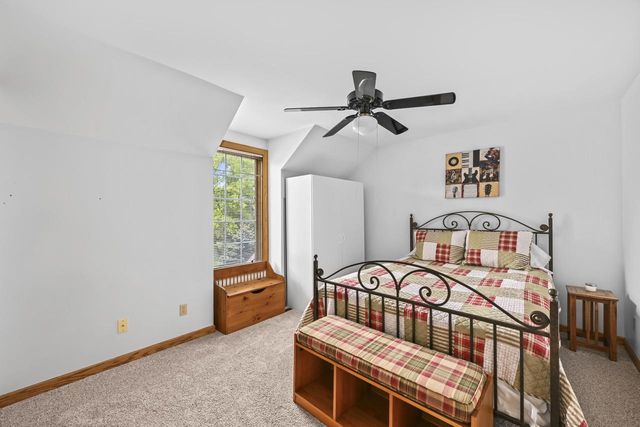 W339S4798 Meadow LANE, Dousman, WI 53118