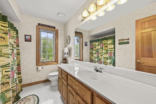 W339S4798 Meadow LANE, Dousman, WI 53118