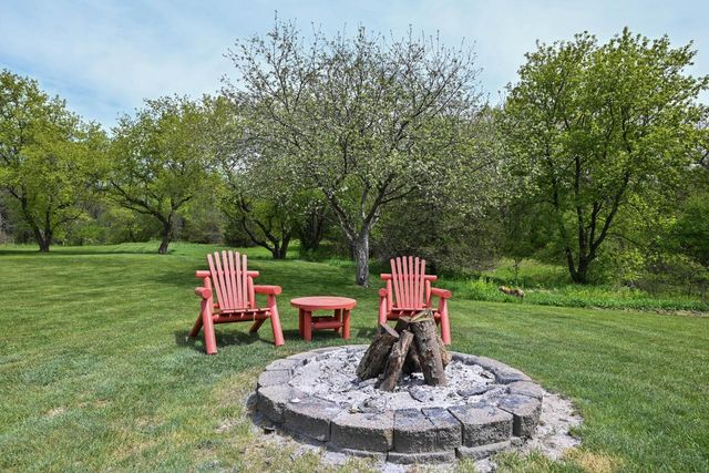 W339S4798 Meadow LANE, Dousman, WI 53118