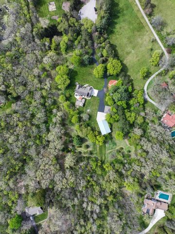 W339S4798 Meadow LANE, Dousman, WI 53118