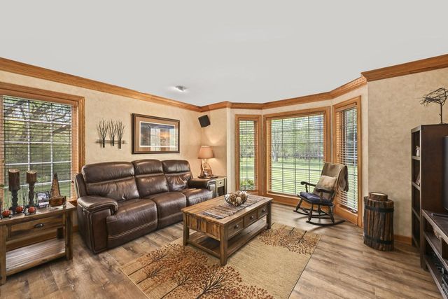 W339S4798 Meadow LANE, Dousman, WI 53118