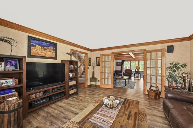 W339S4798 Meadow LANE, Dousman, WI 53118