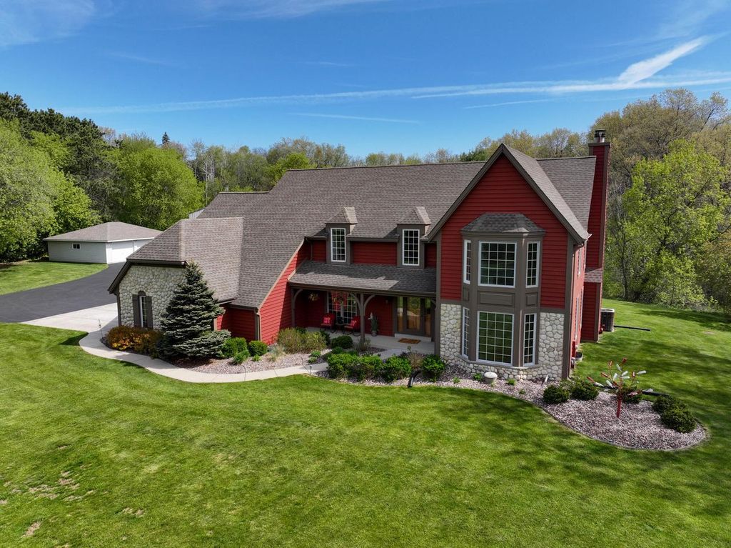 W339S4798 Meadow LANE, Dousman, WI 53118