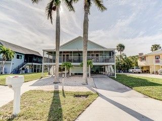 240 Nature View CT, Fort Myers Beach, FL 33931