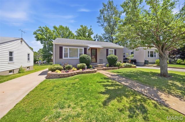 3218 Saint Joachim Lane, St Ann, MO 63074