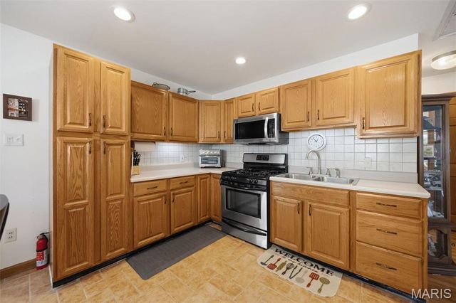 3218 Saint Joachim Lane, St Ann, MO 63074
