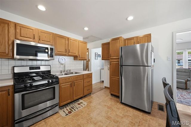 3218 Saint Joachim Lane, St Ann, MO 63074