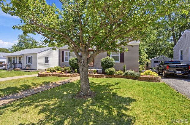 3218 Saint Joachim Lane, St Ann, MO 63074