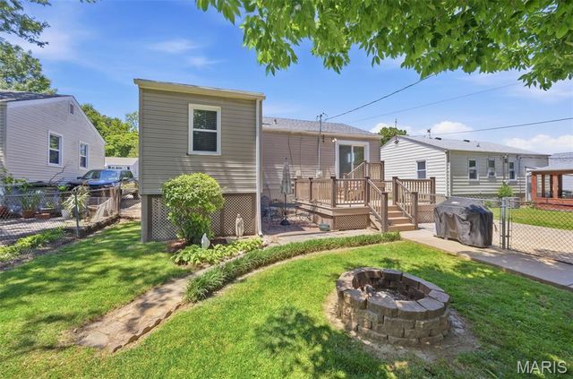 3218 Saint Joachim Lane, St Ann, MO 63074
