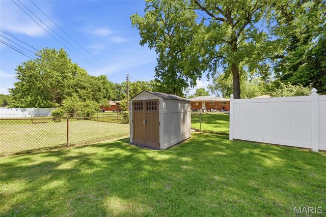 3218 Saint Joachim Lane, St Ann, MO 63074